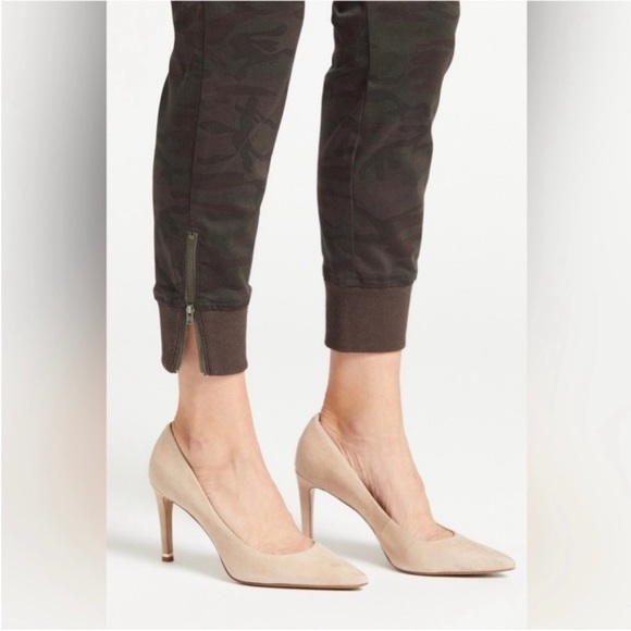 Evereve Level 99 Julia Utility Midnight Camo Jogger Size 28 NEW - Picture 2 of 6